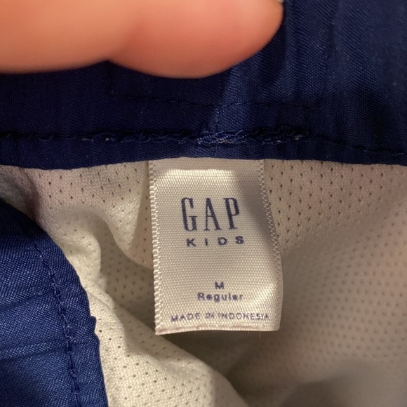 Gap - boys swim trunks.  Set of 3!! Size Medium - Picture 4 of 15